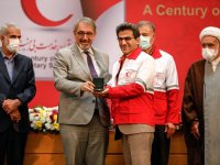 اهدا مدال افتخار" فلورانس نایتینگل" به عضو انجمن متخصصین پوست ایران